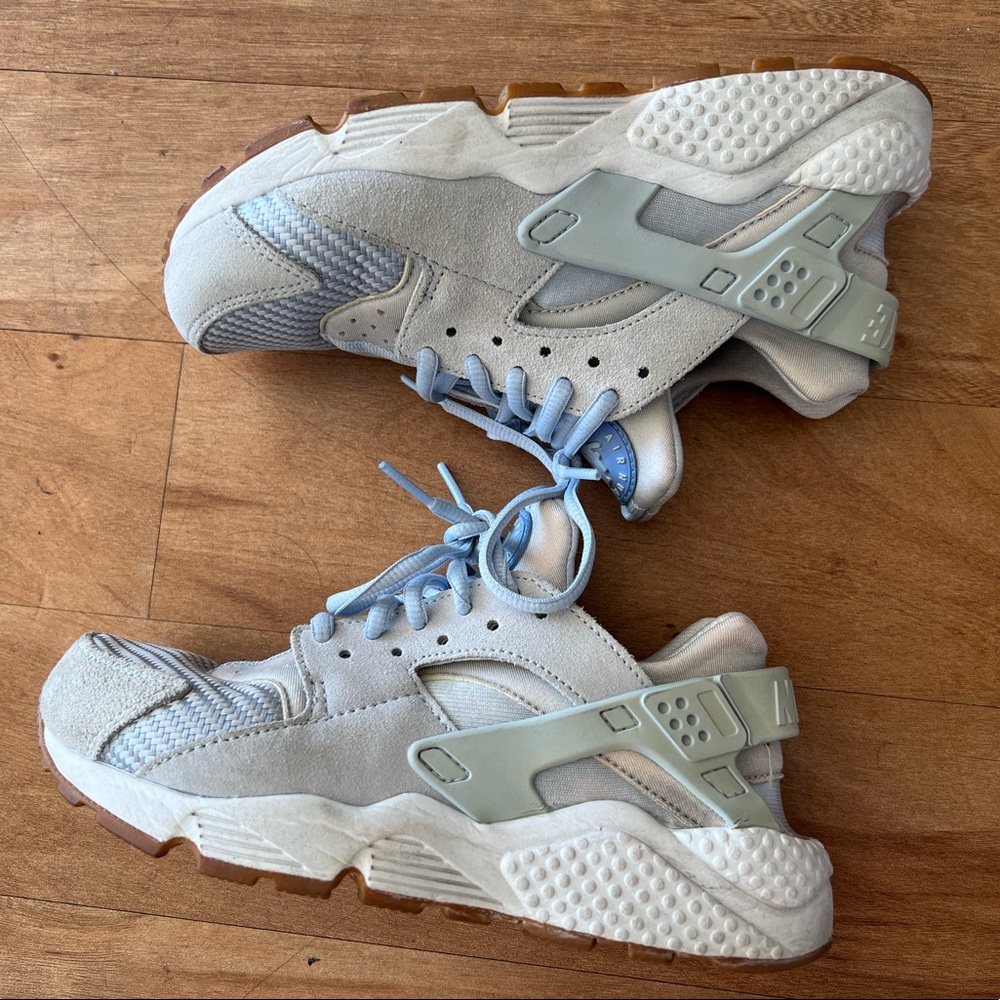Nike shoes US6
